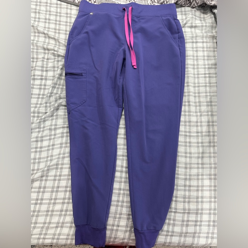 Figs Women's V-Neck Short Sleeve and Jogger Pants - Purple - Picture 2 of 4